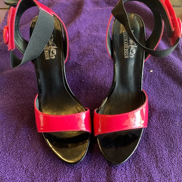 COACH AND FOUR SANDALS - Picture 2 of 6